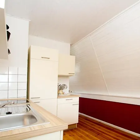 Finnhuette Achtern Вустров