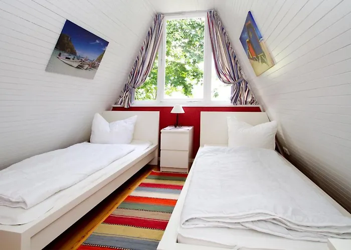 Finnhuette Achtern * Wustrow (Fischland)